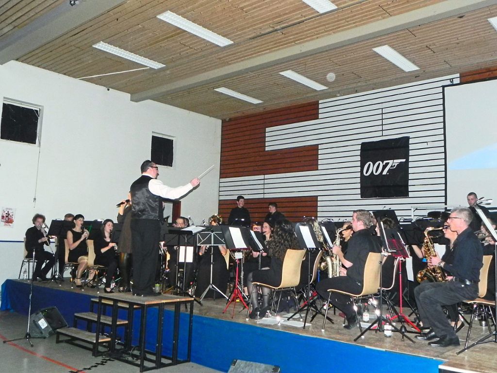 Die Musikkapelle Altoberndorf begeistert mit tollen Darbietungen. Seit Januar haben die rund 45 Aktiven mit Volker Rückert geprobt.